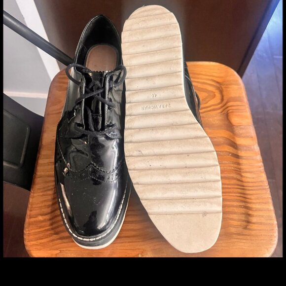 Zara Black Patent Platform Oxford Shoes – Modern Chic Meets Retro Cool - Picture 3 of 3